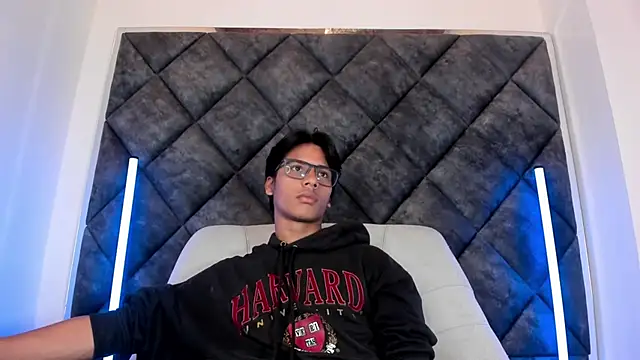 LiamKron live XXX chat