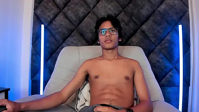 LiamKron Pertunjukan Webcam