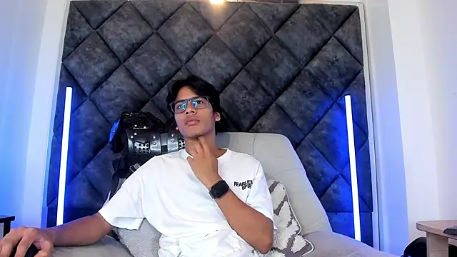 LiamKron Adlı Modelin Web Kamerası Şovu