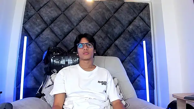 LiamKron 网络视讯表演