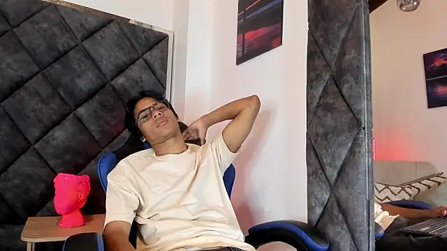 LiamKron Webcam Show