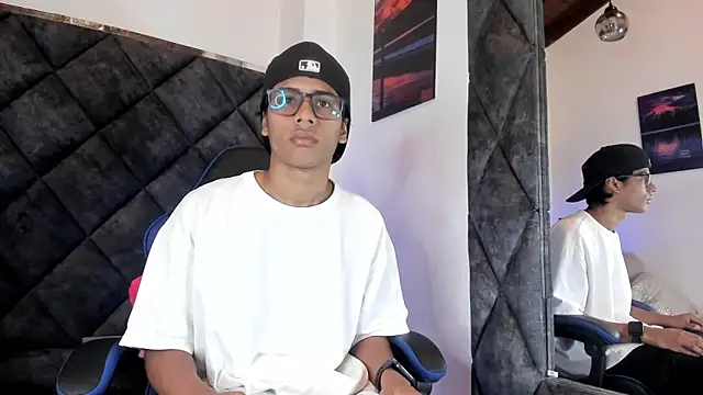 LiamKron Pertunjukan Webcam