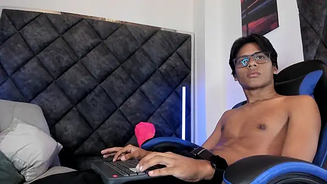 Živý XXX chat LiamKron