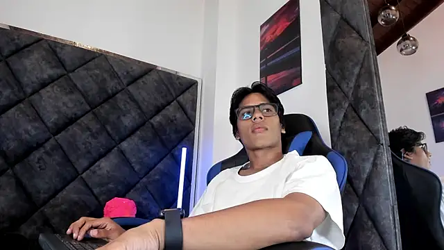 LiamKron's Live XXX Chat