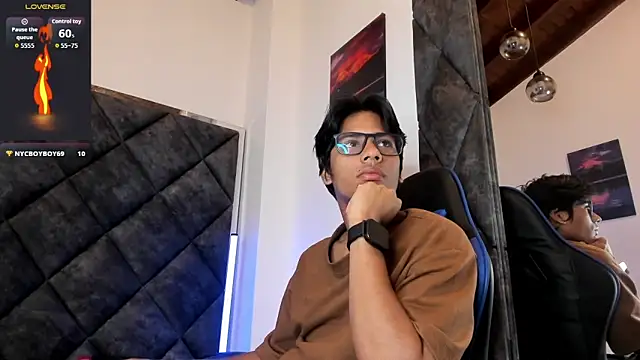 LiamKron 在線直播表演