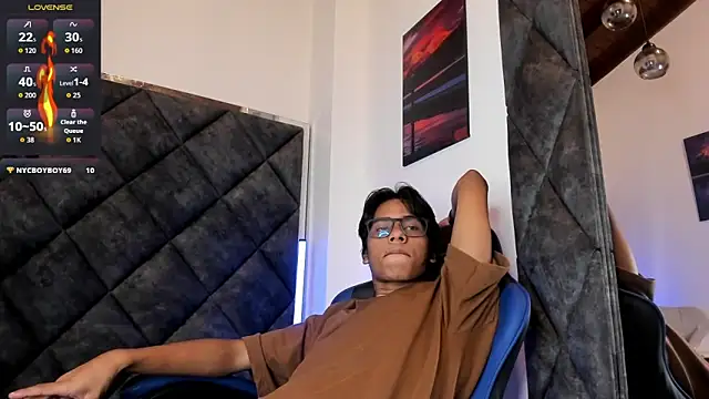 LiamKron 在線直播表演