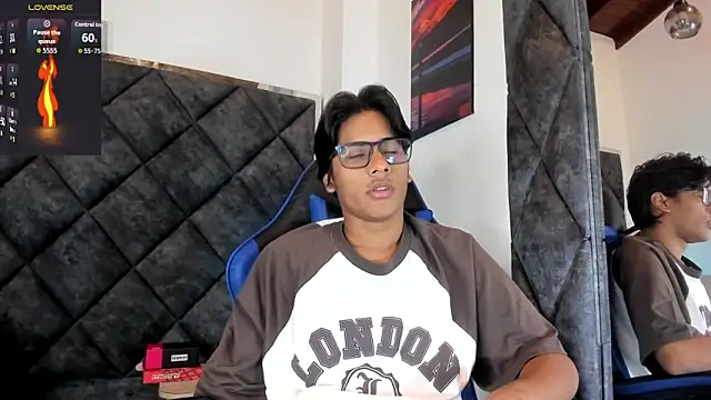 LiamKron Pertunjukan Webcam