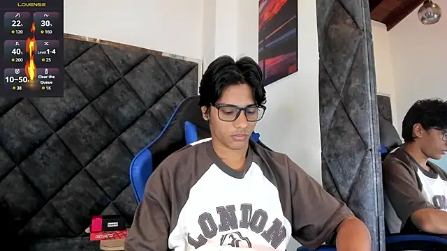 LiamKron Adlı Modelin Web Kamerası Şovu