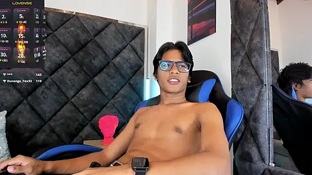 Show modela LiamKron na web-kameri