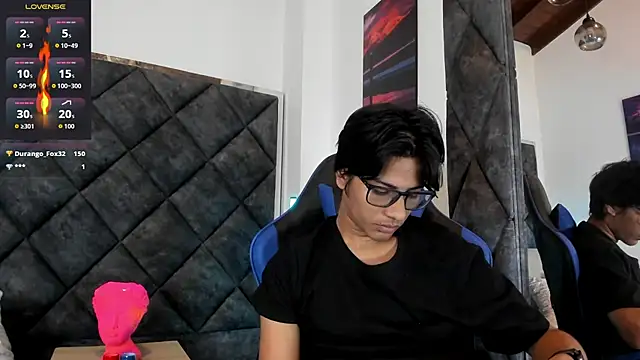 LiamKron Pertunjukan Webcam