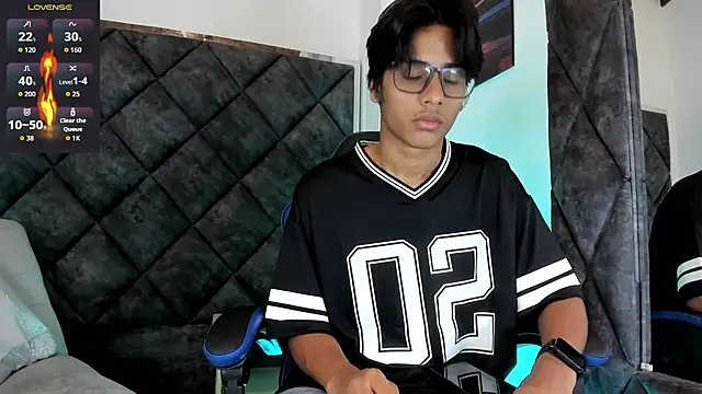 LiamKron 在線直播表演