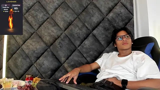 LiamKron Pertunjukan Webcam