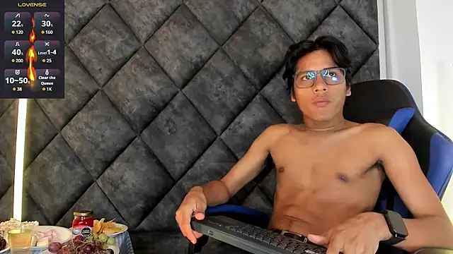 LiamKron Adlı Modelin Web Kamerası Şovu