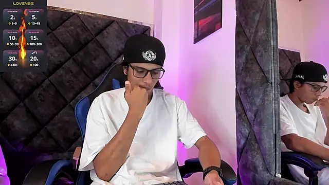 LiamKron 在線直播表演