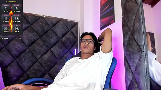 LiamKron Adlı Modelin Web Kamerası Şovu