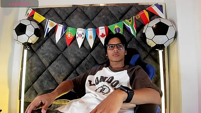 LiamKron Pertunjukan Webcam