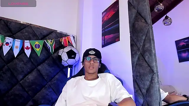 LiamKron 在線直播表演