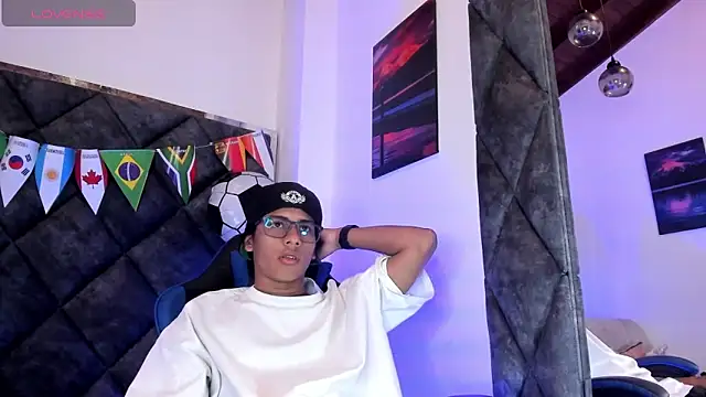 LiamKron Pertunjukan Webcam