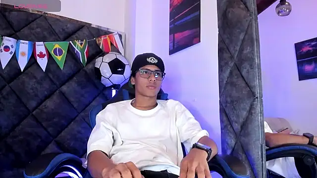 LiamKron Adlı Modelin Web Kamerası Şovu