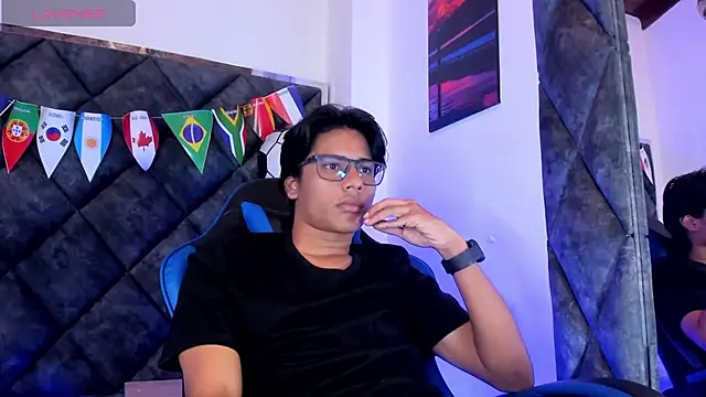 LiamKron Pertunjukan Webcam