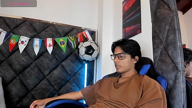 LiamKron Adlı Modelin Web Kamerası Şovu