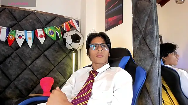LiamKron 在線直播表演