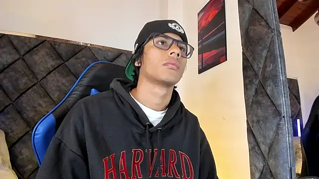 LiamKron Pertunjukan Webcam