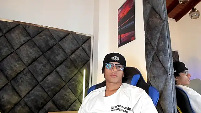 LiamKron Pertunjukan Webcam