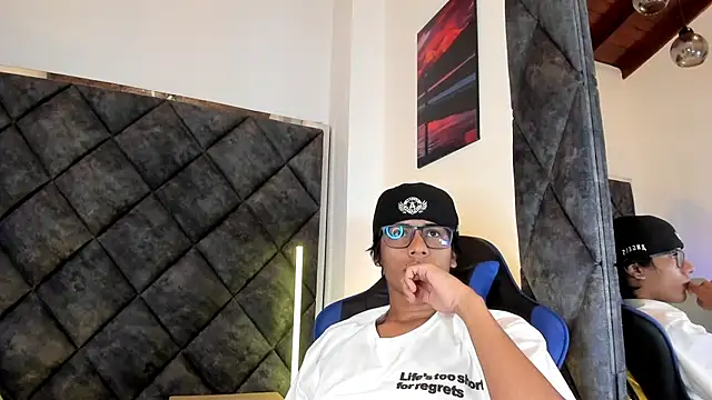 LiamKron Pertunjukan Webcam