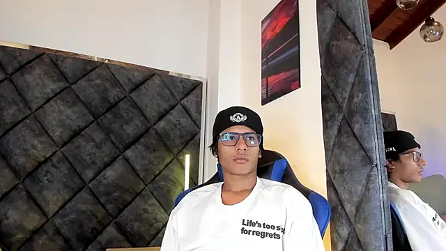 LiamKron Adlı Modelin Web Kamerası Şovu