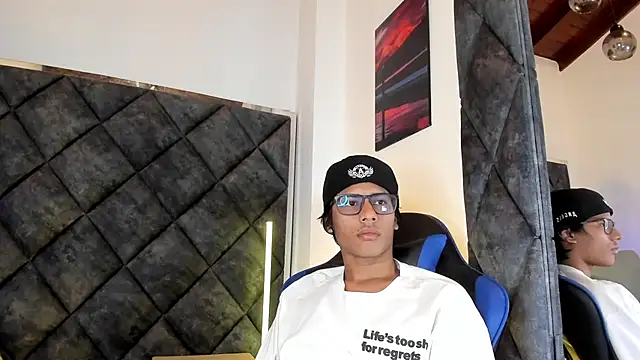LiamKron Pertunjukan Webcam