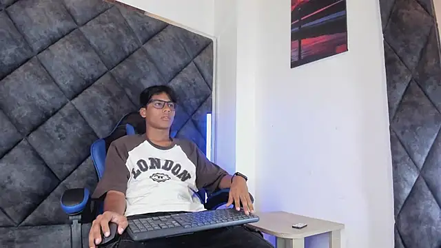 LiamKron 网络视讯表演