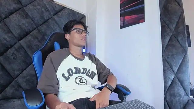 LiamKron Adlı Modelin Web Kamerası Şovu