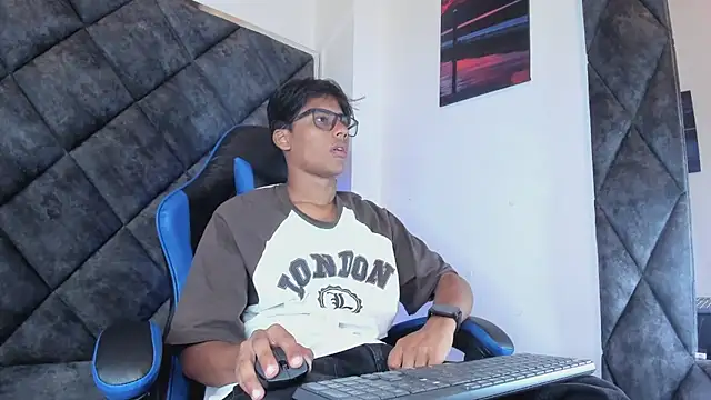 LiamKron Pertunjukan Webcam