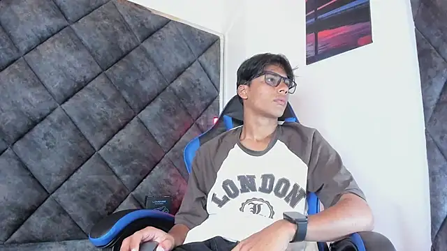 LiamKron Pertunjukan Webcam