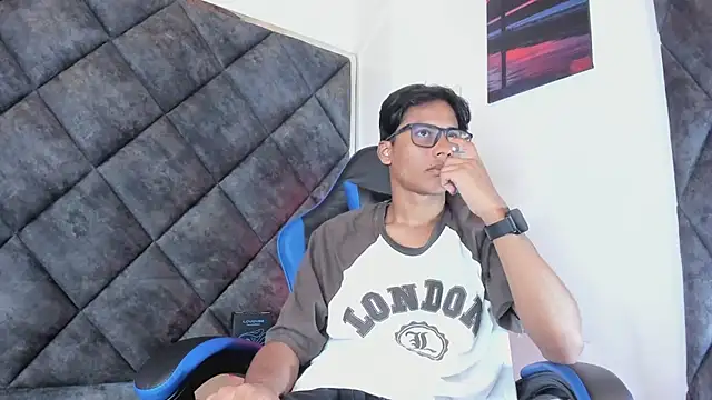 Show modela LiamKron na web-kameri