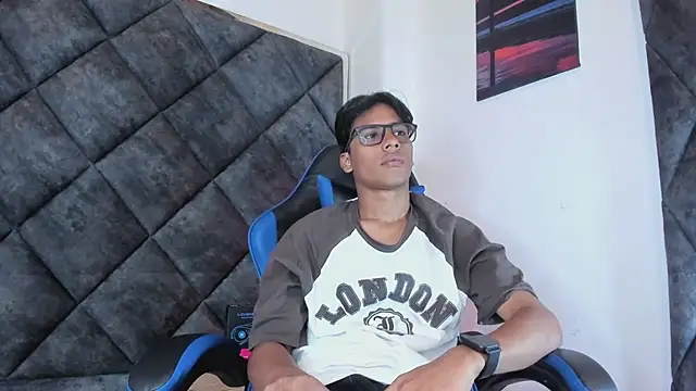 LiamKron Pertunjukan Webcam