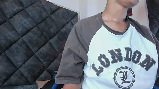 LiamKron Pertunjukan Webcam