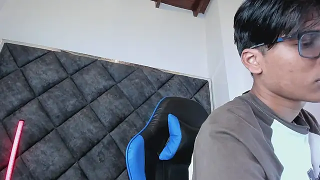 LiamKron Pertunjukan Webcam