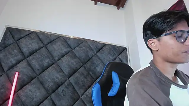 LiamKronn Webbikameraesitys