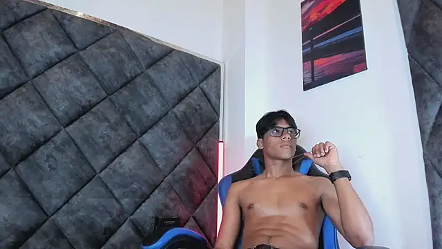 LiamKron Adlı Modelin Web Kamerası Şovu