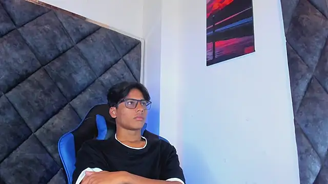 Show modela LiamKron na web-kameri