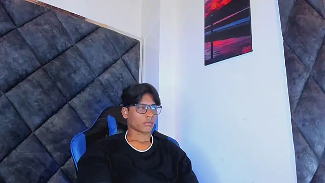 Show modela LiamKron na web-kameri