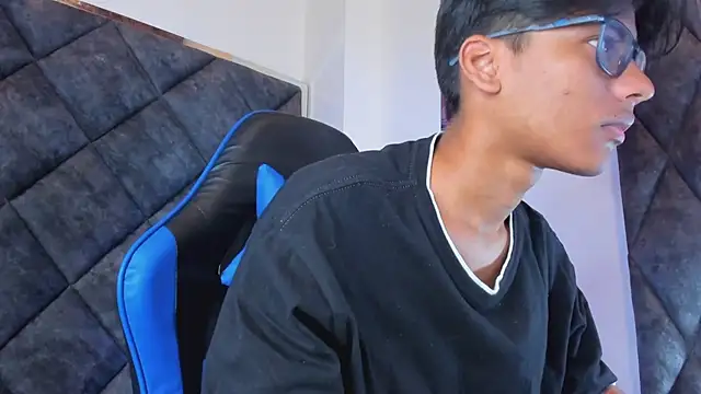 LiamKron Pertunjukan Webcam