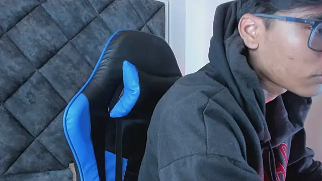 LiamKron Pertunjukan Webcam
