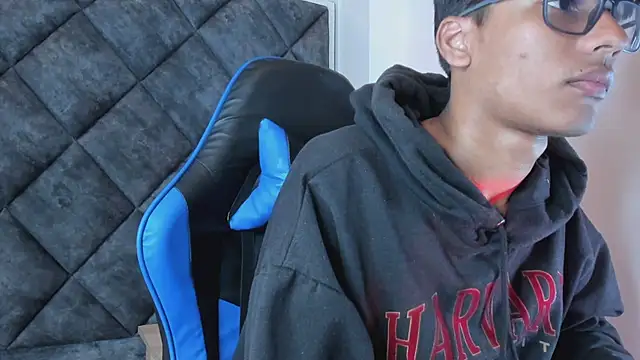 LiamKron webkamerás műsora