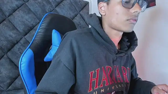 LiamKron Pertunjukan Webcam