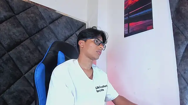 LiamKron Pertunjukan Webcam