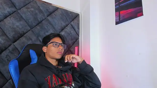 LiamKron Pertunjukan Webcam