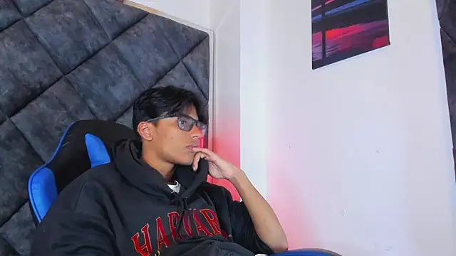 LiamKron Pertunjukan Webcam